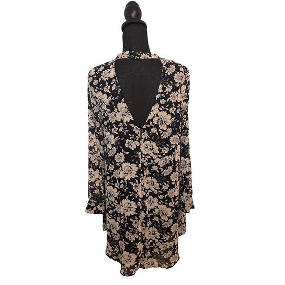 Astr Floral Long Sleeve Dress – Elegant Boho Midi - Picture 2 of 8